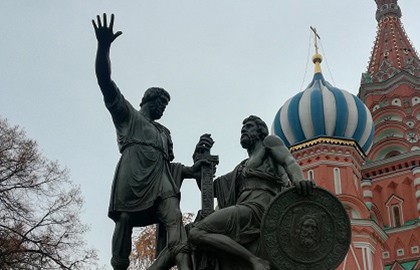 «Жемчужины Москвы»  (автоб обзорная + Красная Площадь  + Исторический музей с аудиогидом)